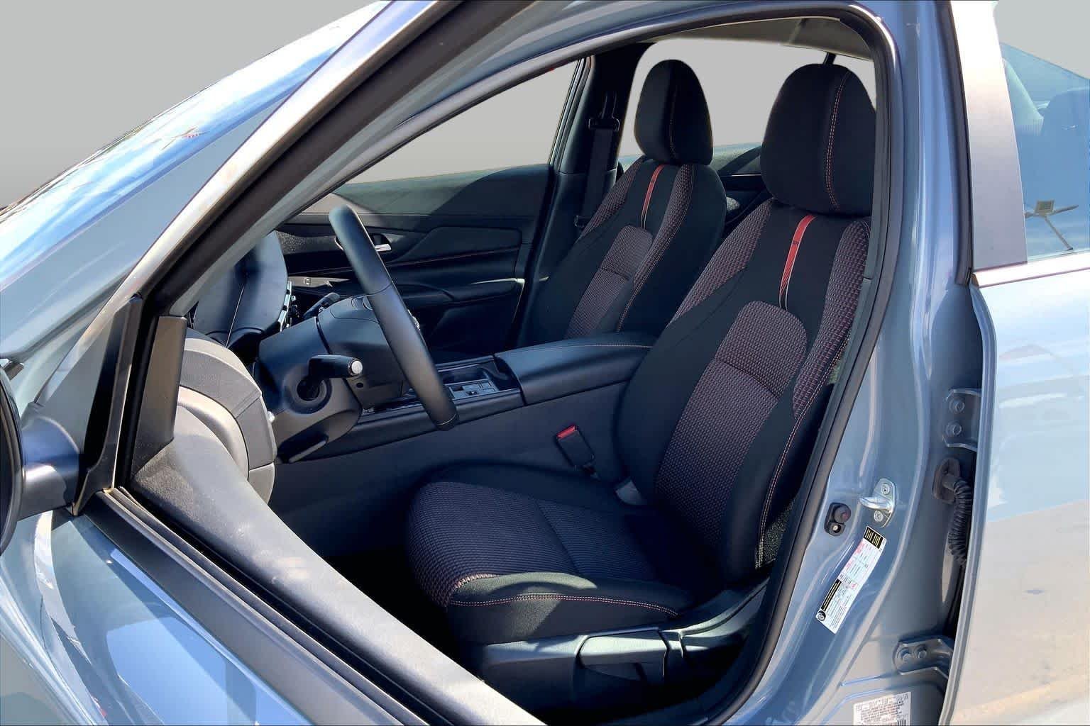 Used 2026 Atlantic Gray M Nissan SR image 8