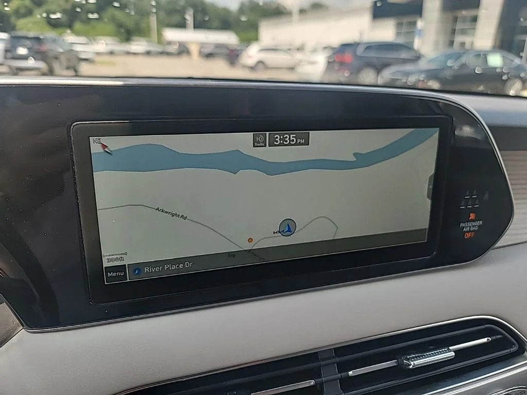 Used 2022 White Hyundai Calligraphy image 17