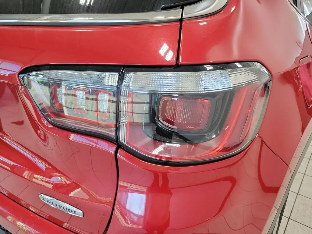 Used 2019 Red Jeep Latitude image 16