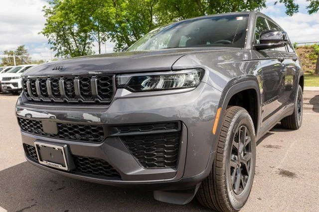 New 2026 Baltic Gray Metallic Clear-Coat Exterior Paint Jeep Altitude image 2