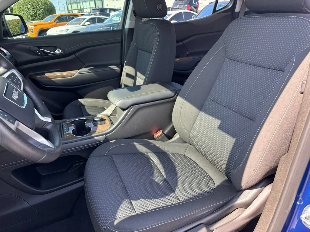 2023 GMC Acadia SLE - Photo 15