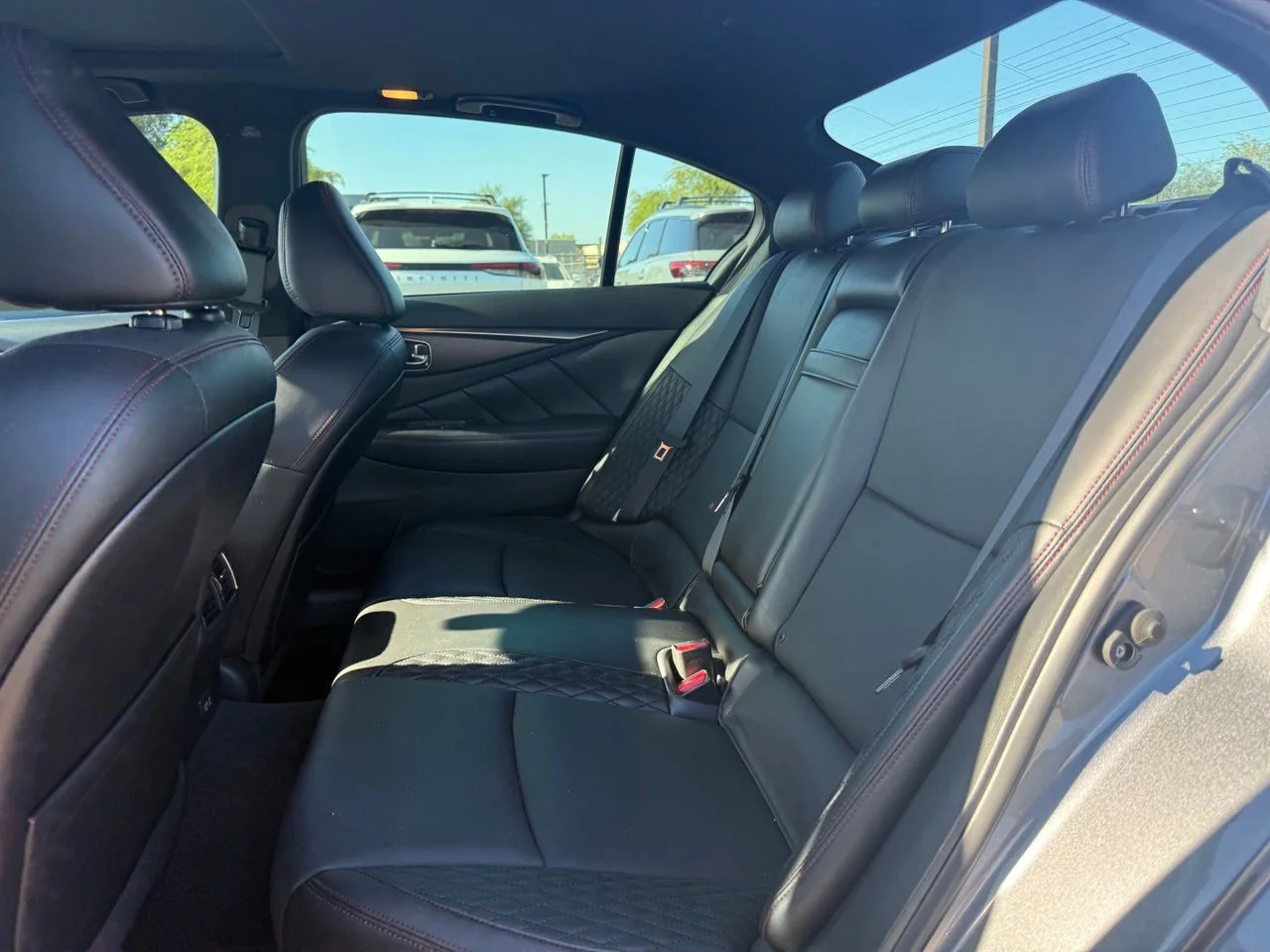 Certified Used 2022 Graphite Shadow INFINITI Red Sport 400 image 9
