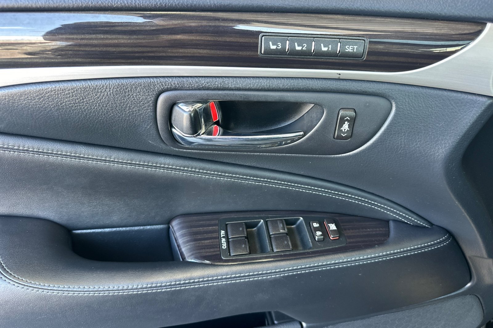 Used 2016 BLACK Lexus  image 10