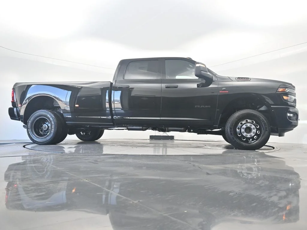 New 2026 Diamond Black Crystal Pearlcoat RAM Big Horn image 35