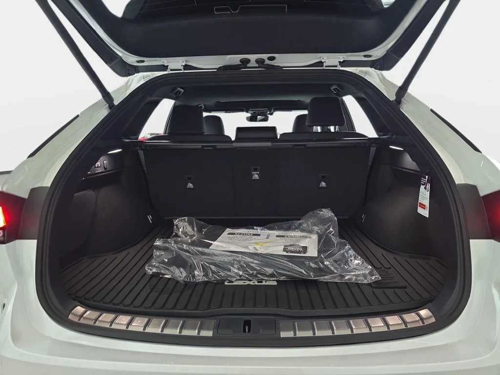 New 2026 Eminent White Pearl Lexus PREMIUM PLUS image 12