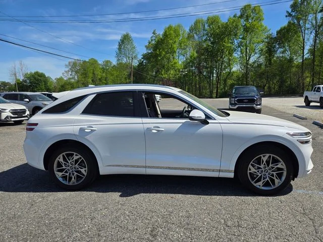 Used 2025 White Genesis 2.5T image 9
