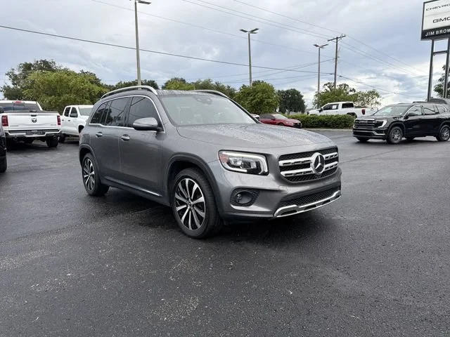 Used 2022 Gray Mercedes-Benz 4MATIC® image 2