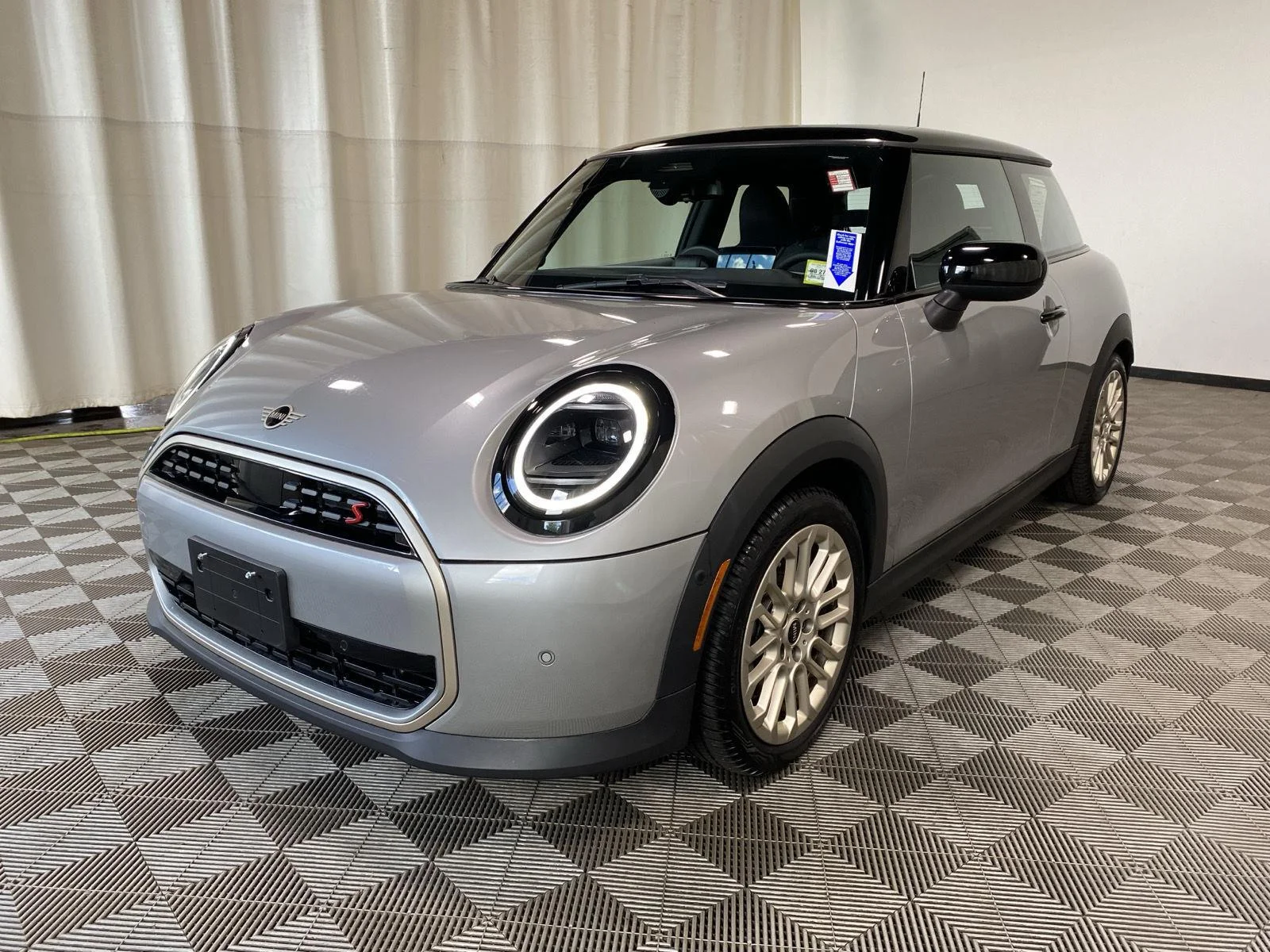 Used 2025 Melting Silver III Metallic MINI Cooper S image 6