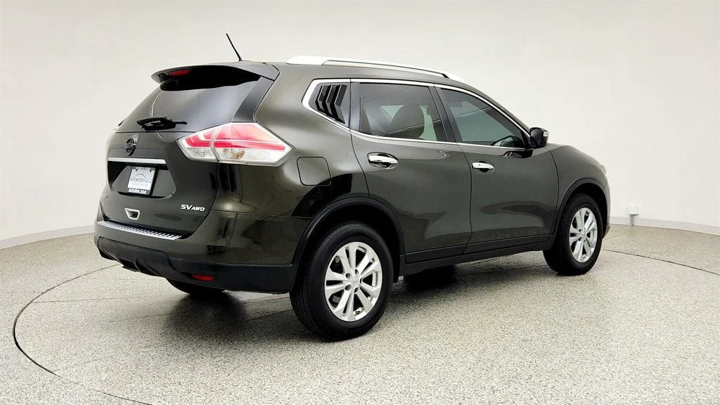 Used 2016 Midnight Jade Nissan AWD 4dr SV image 5