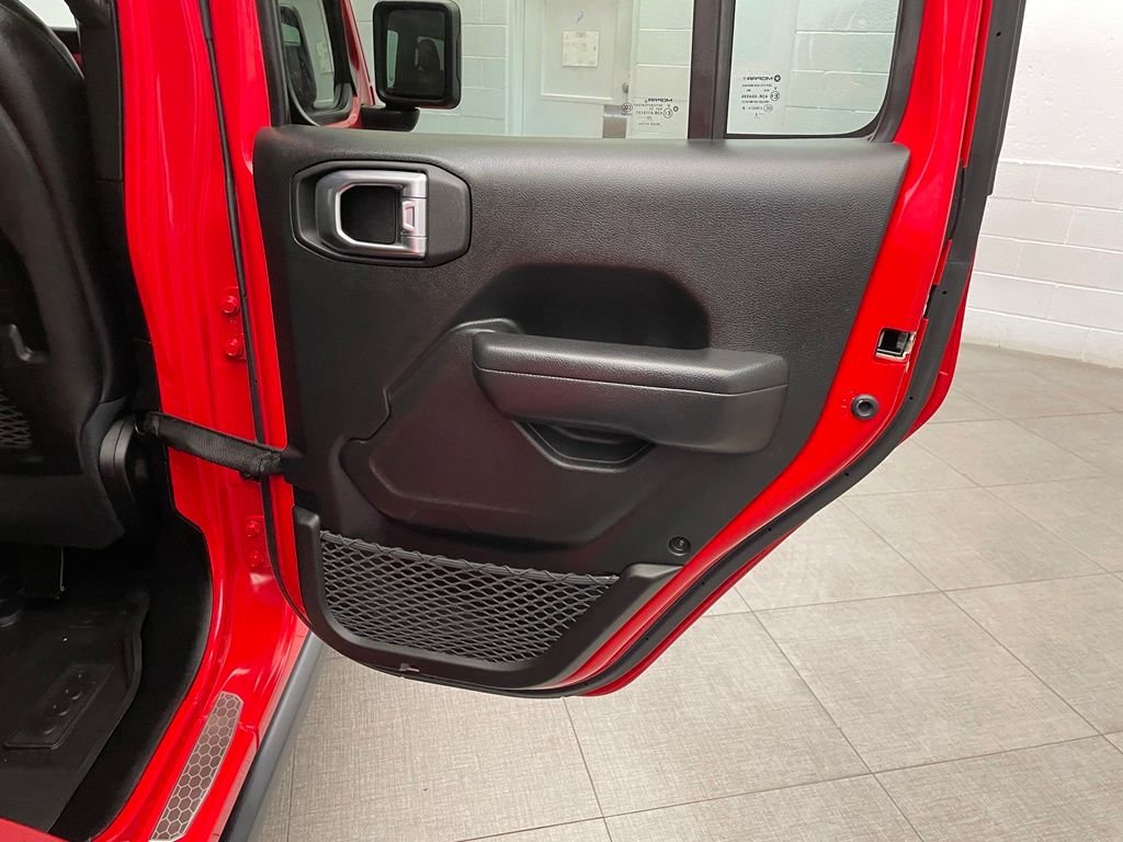 Used 2022 Red Jeep Unlimited Rubicon image 29