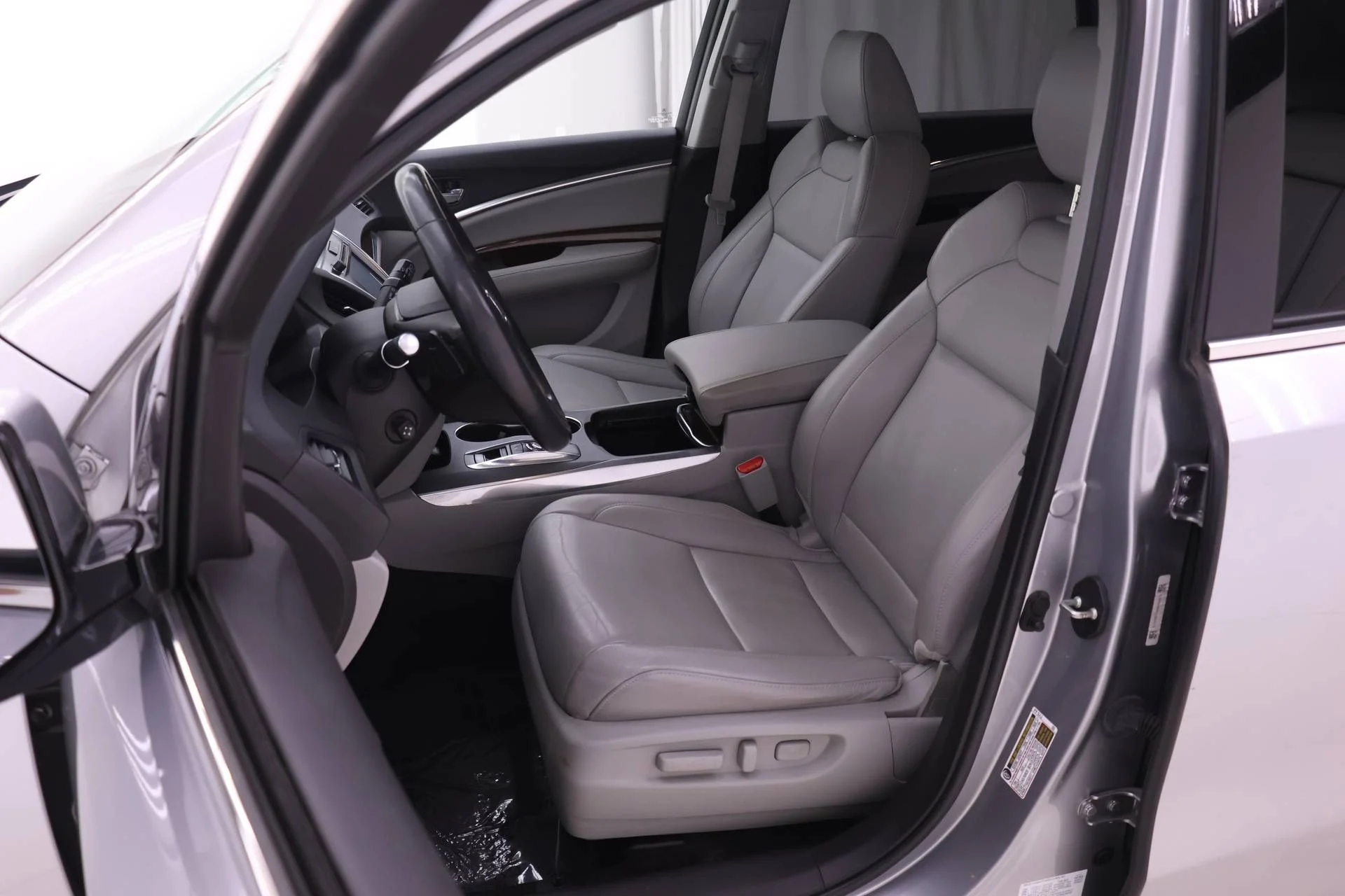 Used 2018 Lunar Silver Metallic Acura 3.5L image 4