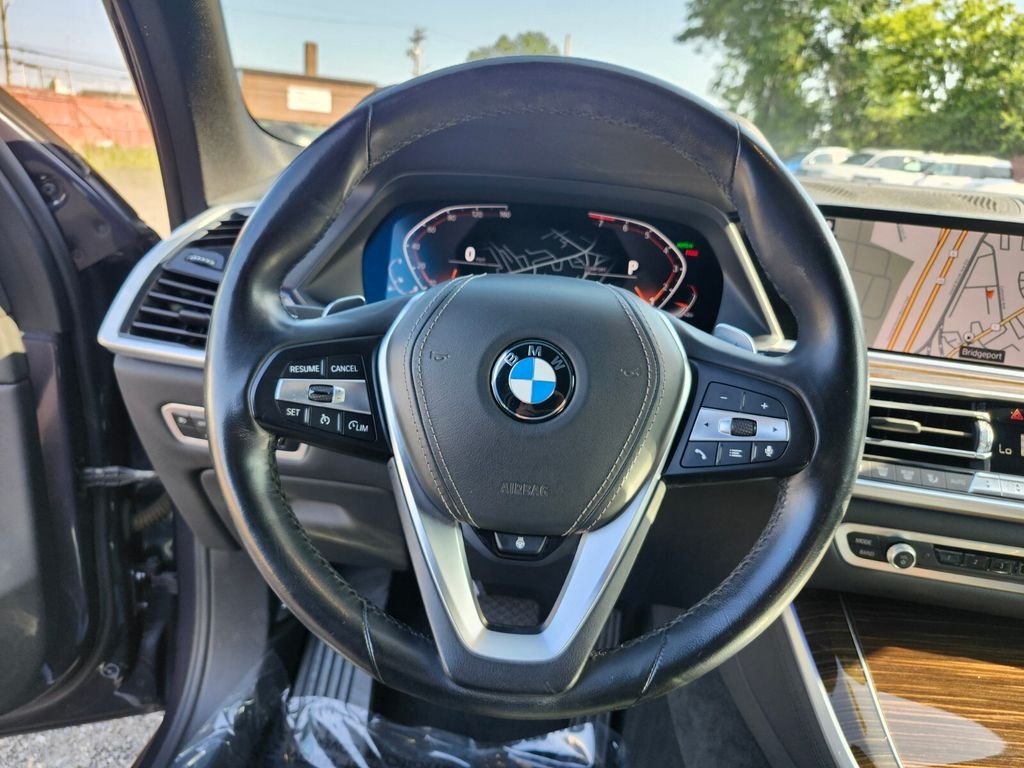 Used 2019 Gray BMW xDrive40i image 29