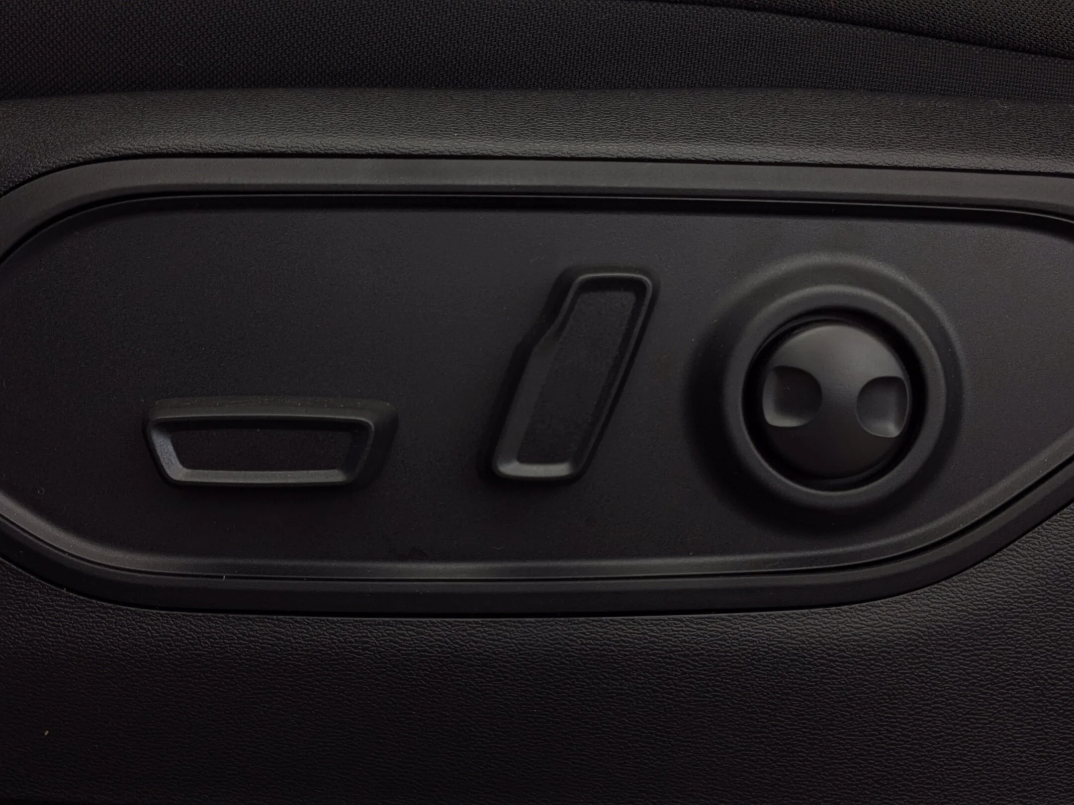 New 2026 Silver Jeep Laredo - - Hybrid - Mopar Interior Protection Pkg - Adaptive Cruise - 12.3 Display & More! image 14