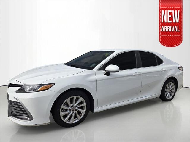 Used 2023 Ice Cap Toyota LE image 1