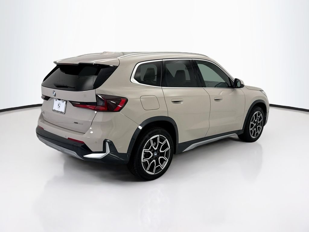 New 2026 Gray Metallic BMW xDrive28i image 5