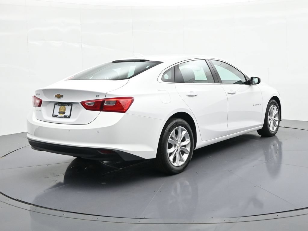 Used 2025 White Chevrolet LT image 6