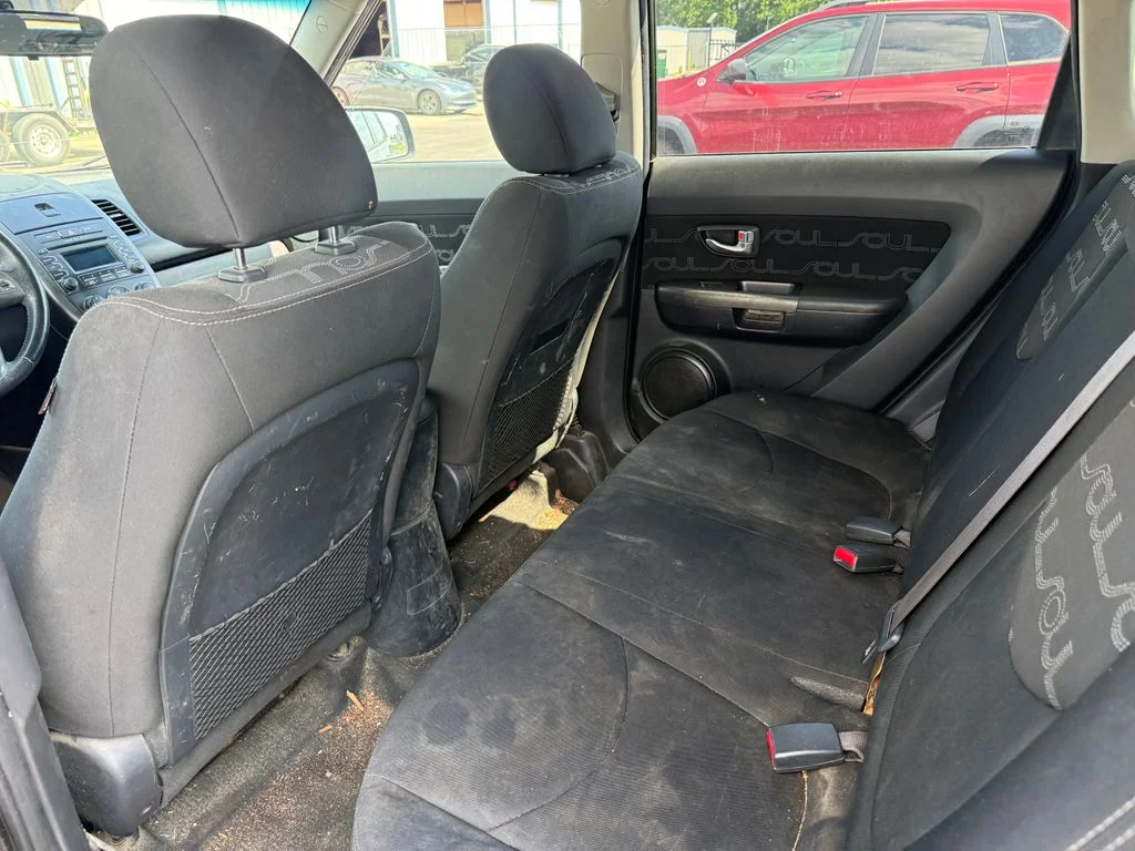 Used 2012 Gray Kia Plus image 9