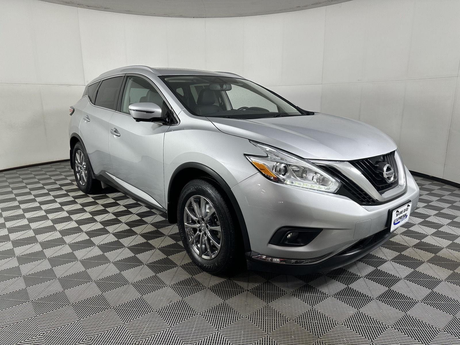 Used 2016 Brilliant Silver Metallic Nissan SL image 12