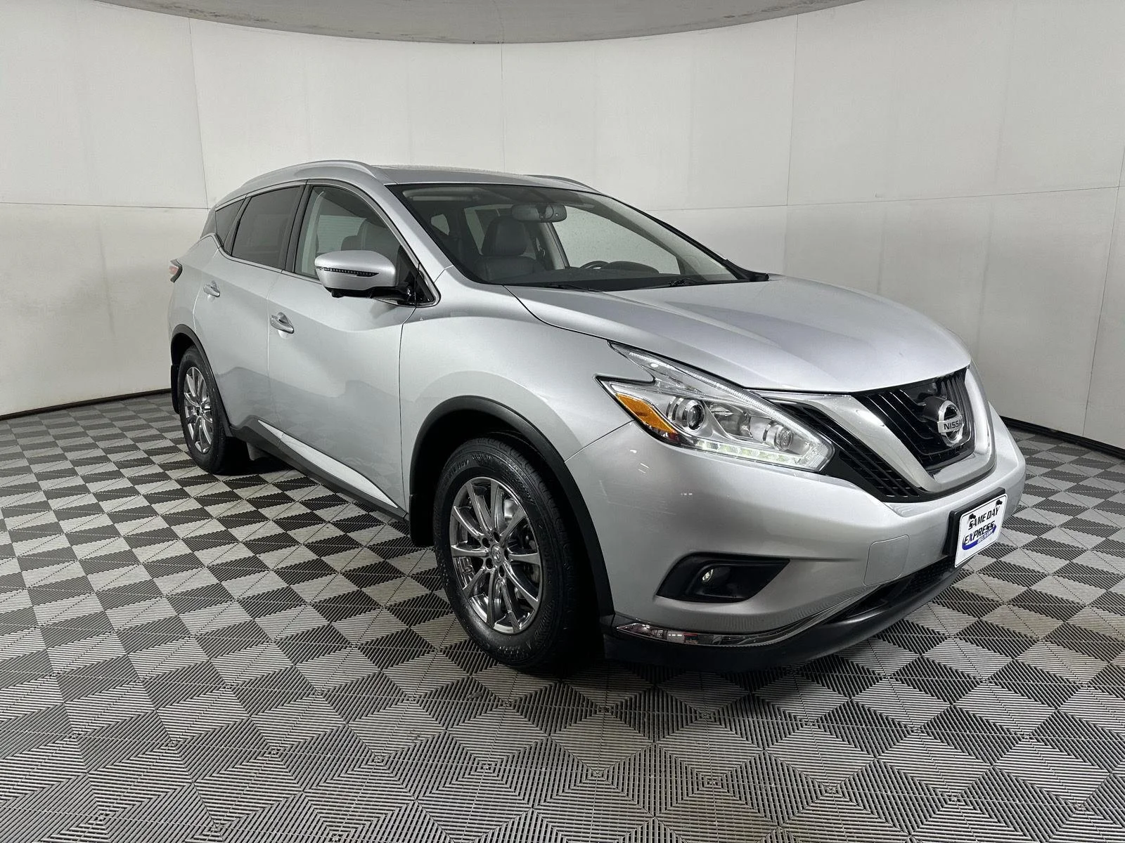 Used 2016 Brilliant Silver Metallic Nissan SL image 12