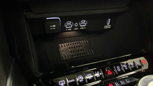 New 2026 High Gloss Black Exterior Paint Jeep Summit Reserve image 33