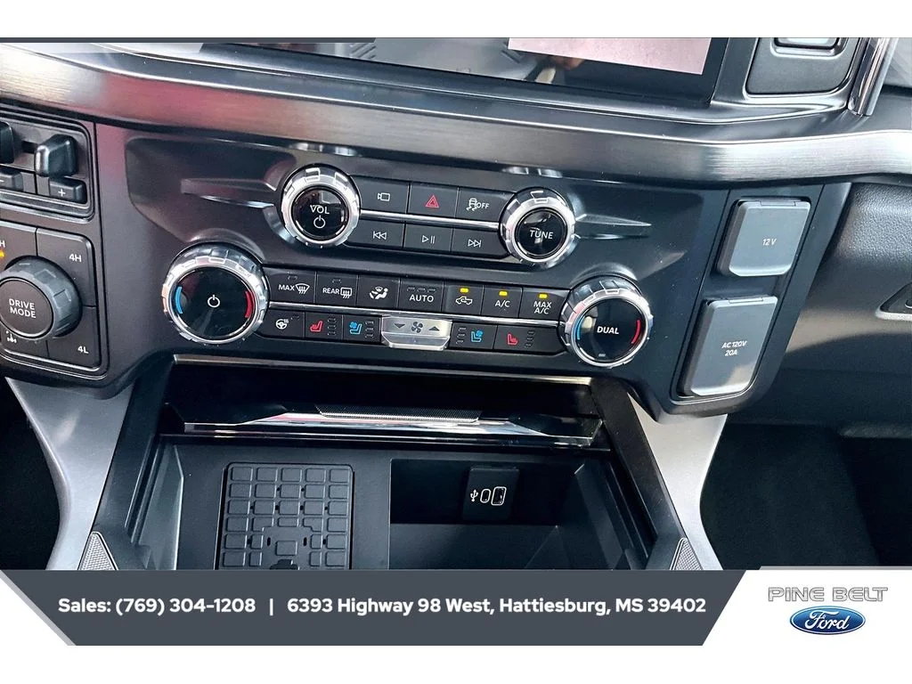 New 2027 Carbonized Gray Metallic Ford F-250® Lariat® image 24