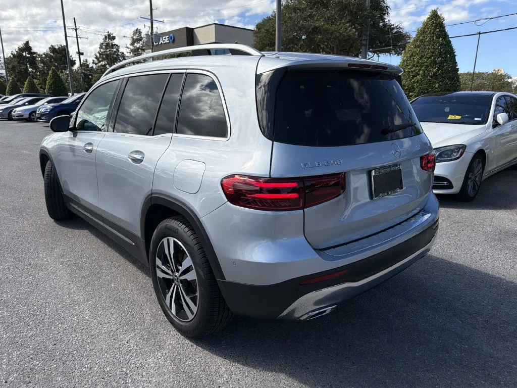 Certified Used 2026 Silver Mercedes-Benz GLB 250 image 5