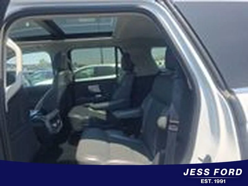 Used 2025 Oxford White Ford Active image 7