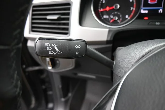 Used 2019 Gray Volkswagen 3.6L V6 SE image 19