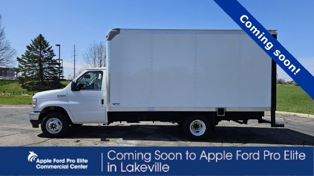 New 2027 Oxford White Ford Base image 6