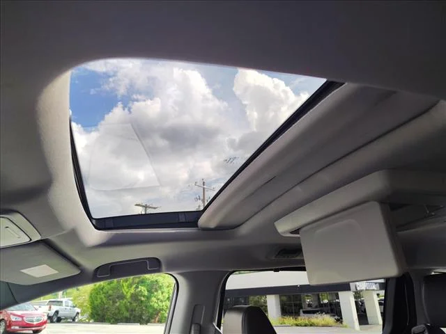Used 2018 Silver Honda TOURING AUTO image 19