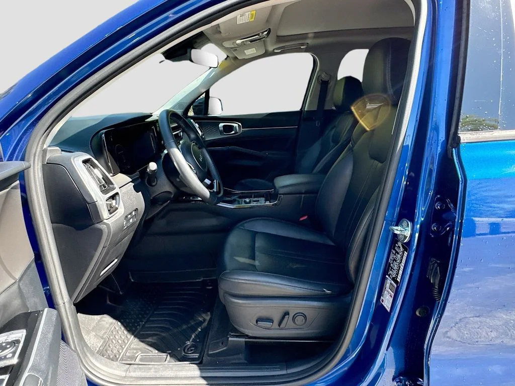 Used 2023 Blue Kia SX image 18