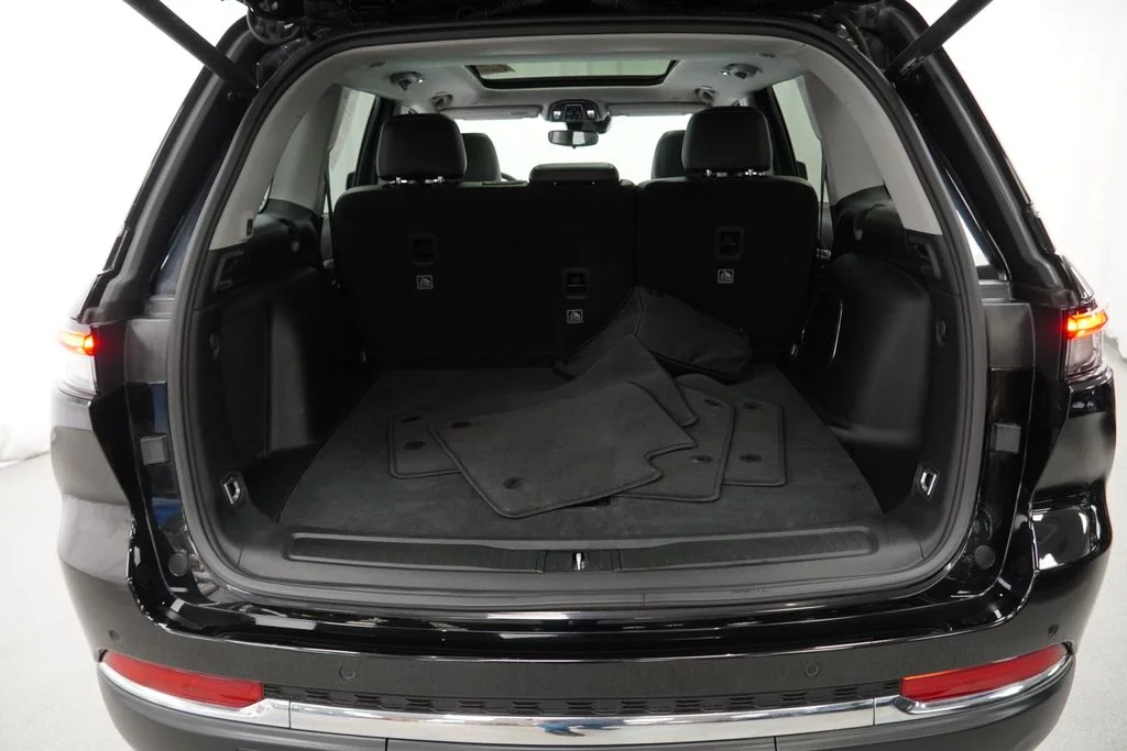 Used 2022 Black Jeep 4xe image 47