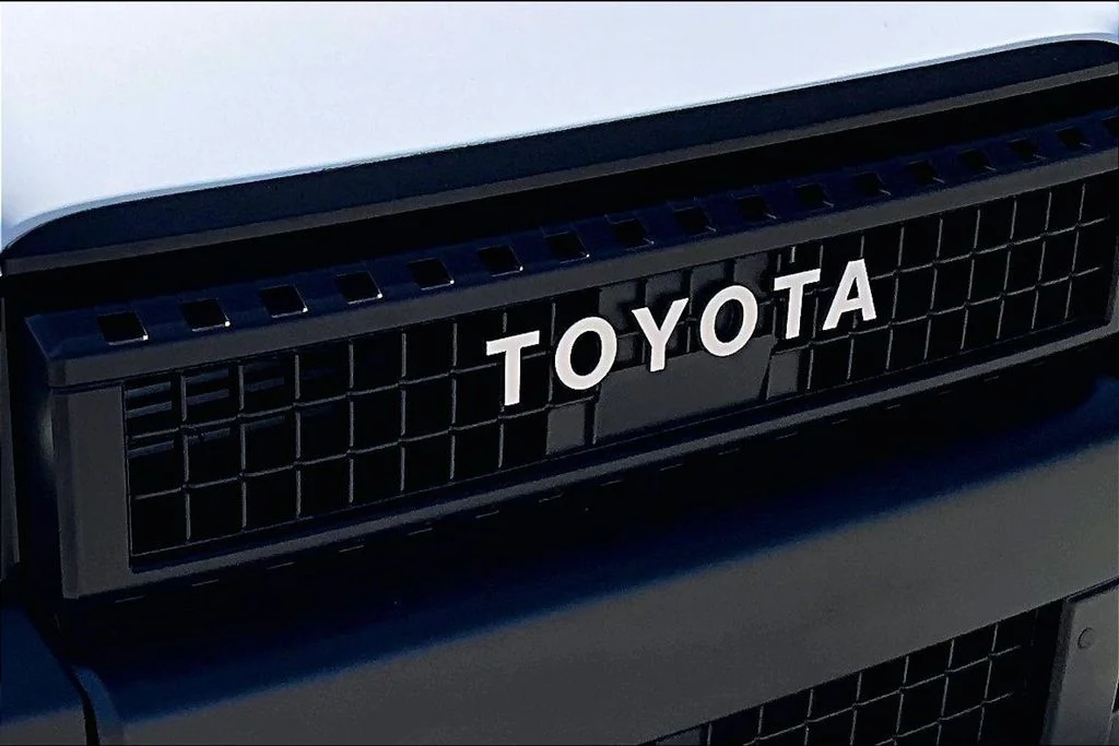 Used 2024 White Toyota 1958 image 27