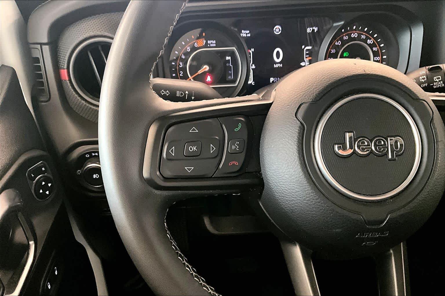 Used 2025 Bright White Clearcoat Jeep Rubicon image 22