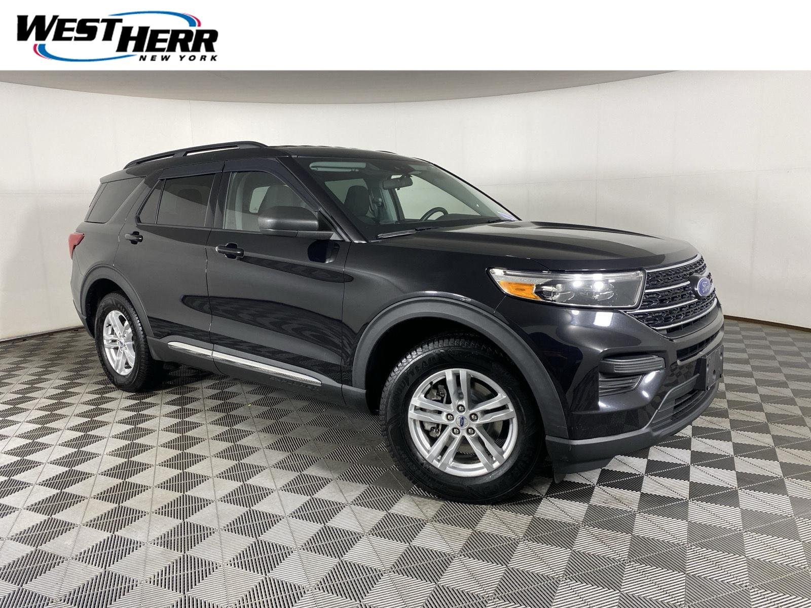 Used 2020 Agate Black Ford XLT image 1