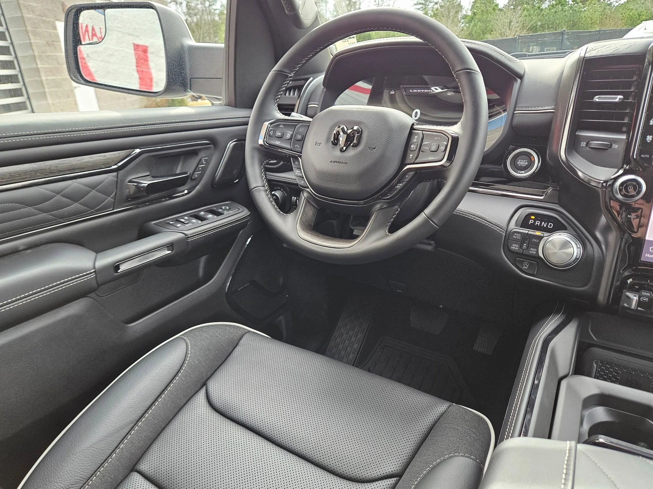 2026 RAM 1500 Limited - Photo 9