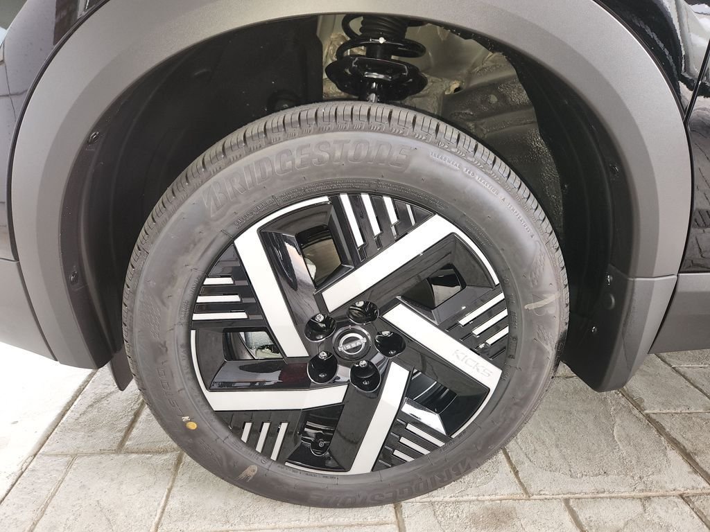 New 2026 Super Black Nissan SV image 21