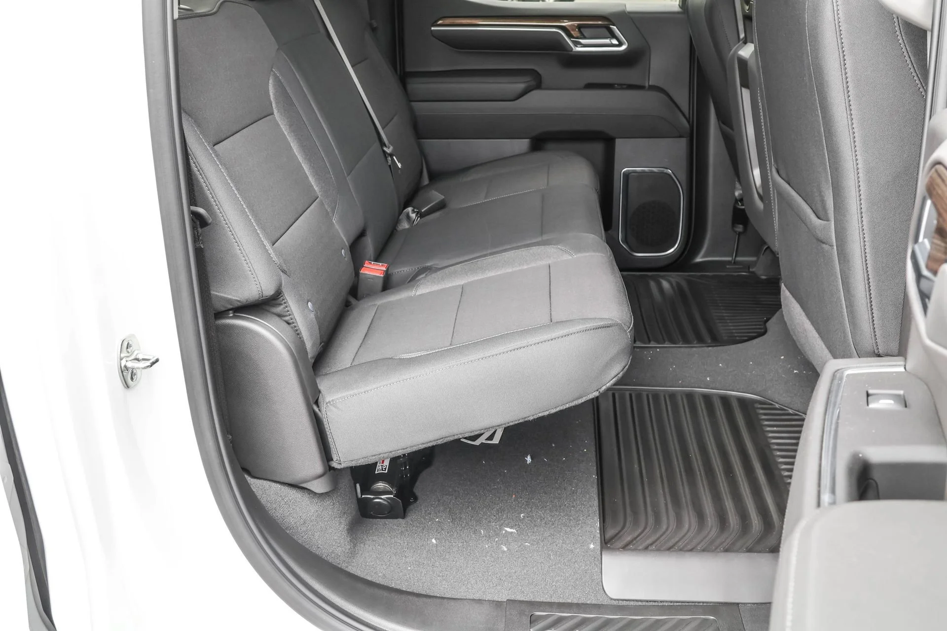 New 2025 Summit White Chevrolet LT (2FL) image 40