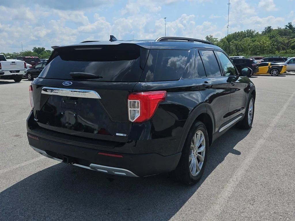 Certified Used 2020 Black Ford XLT image 2