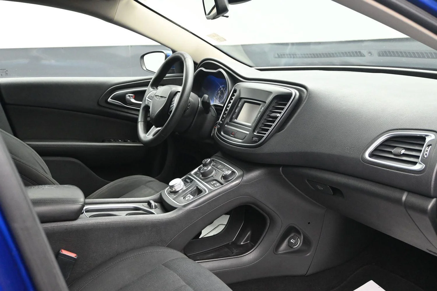 Used 2016 Vivid Blue Pearlcoat Chrysler Limited image 8