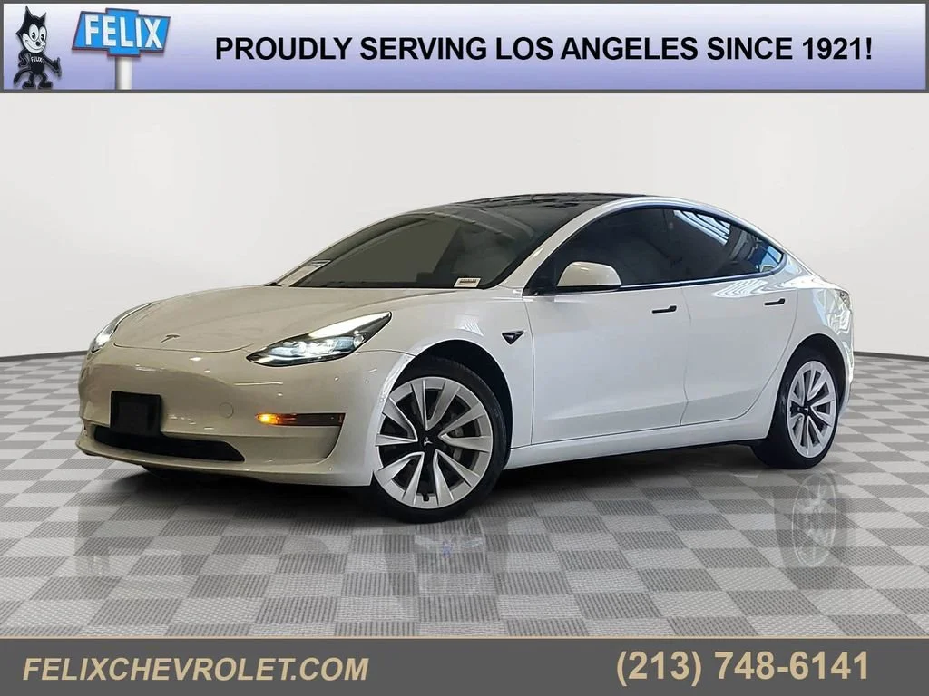 2021 Tesla Model 3 Standard Range Plus's photo
