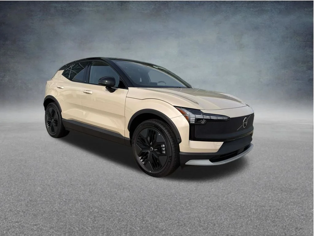 2026 Volvo EX30 Twin Motor Cross Country Ultra's photo