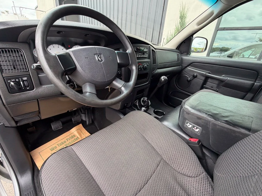 Used 2004 Silver Dodge ST image 11
