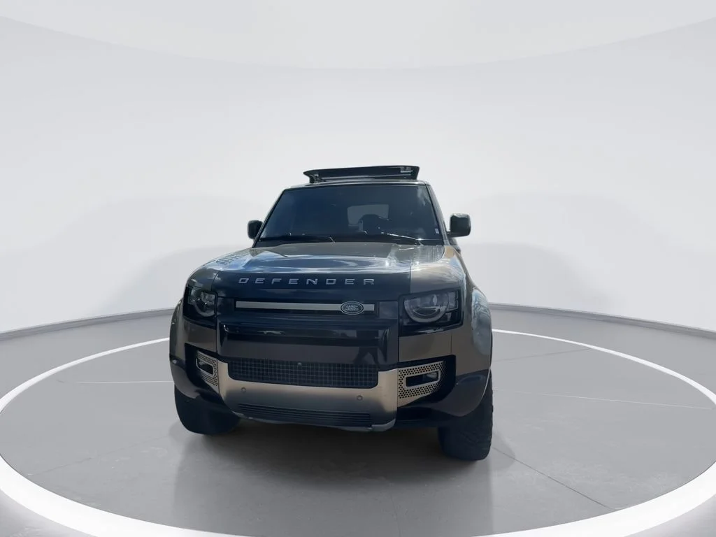 Used 2020  Land Rover X image 3