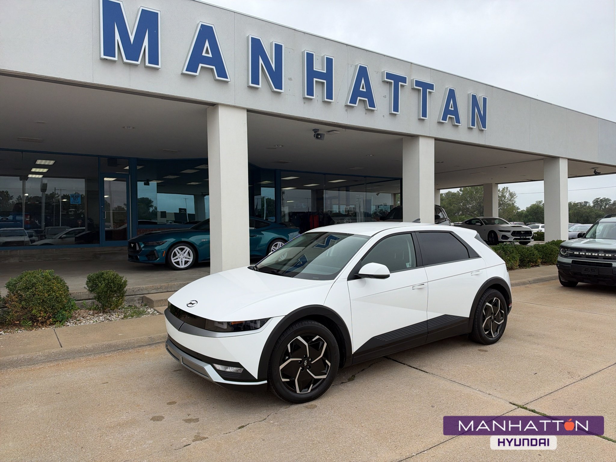 Used 2024 Atlas White Hyundai SEL image 1