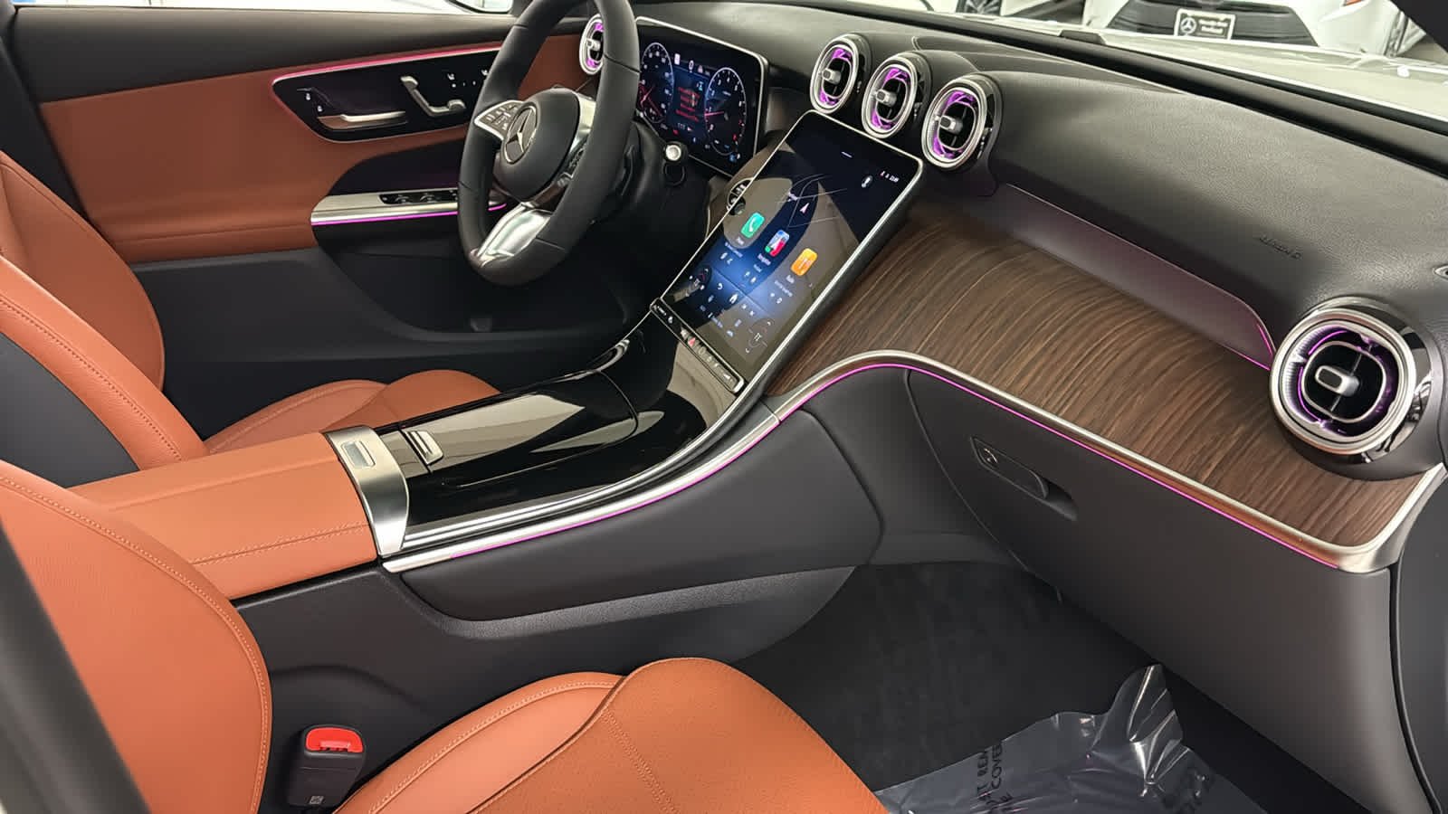 New 2026 Polar White Mercedes-Benz GLC 300 image 36
