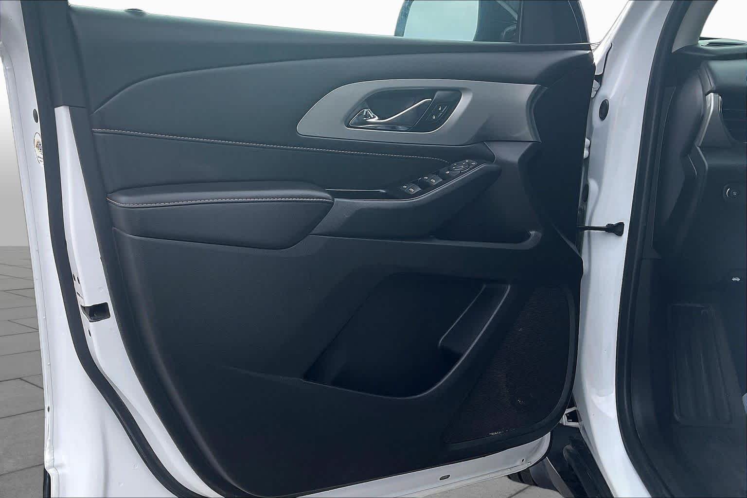 Used 2020 Summit White Chevrolet LS image 21