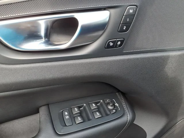 2024 Volvo XC60 Plus - Photo 12
