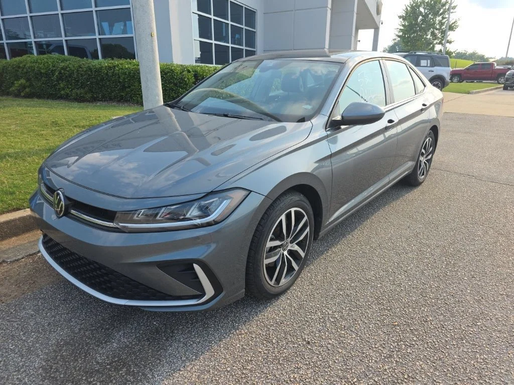 Used 2025 Volkswagen Jetta SE with VIN 3VW7X7BU9SM012938 for sale in Opelika, AL