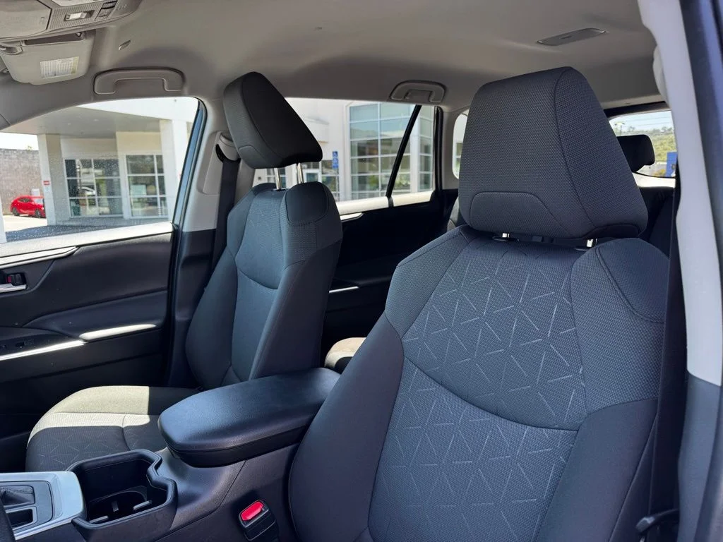 Used 2025 Black Toyota XLE image 18
